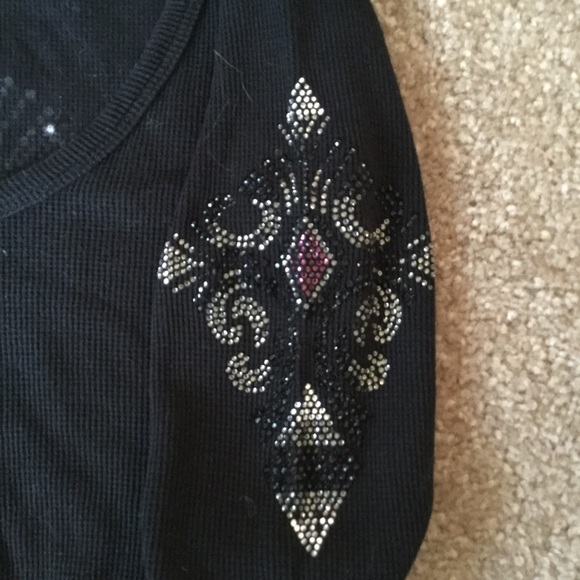 🔥 Price DROP long sleeve shirt with studs - Picture 3 of 3